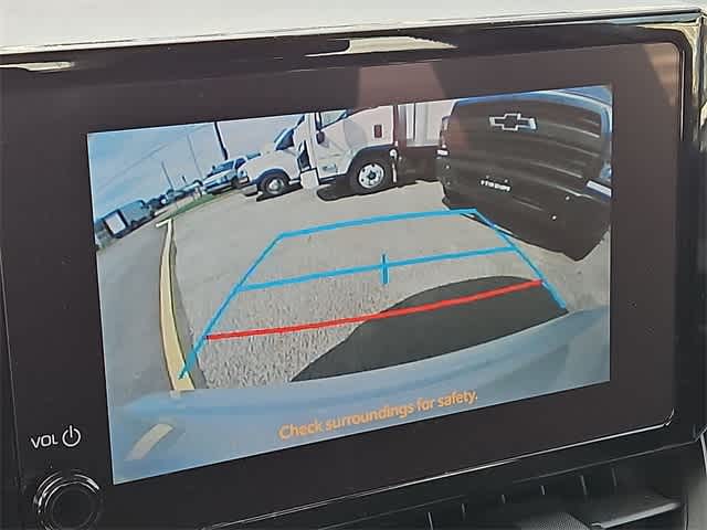 Vehicle image 17 of 29