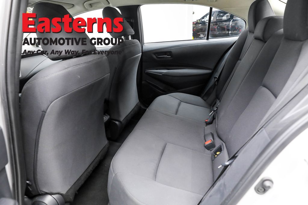 Vehicle image 43 of 61