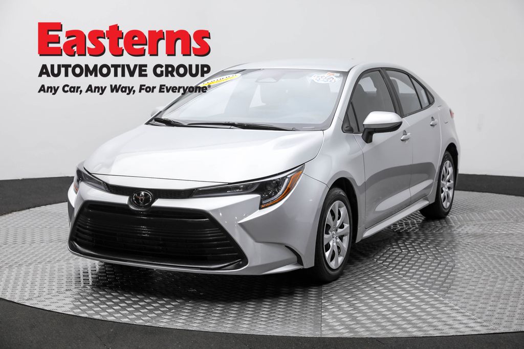 Vehicle image 4 of 61