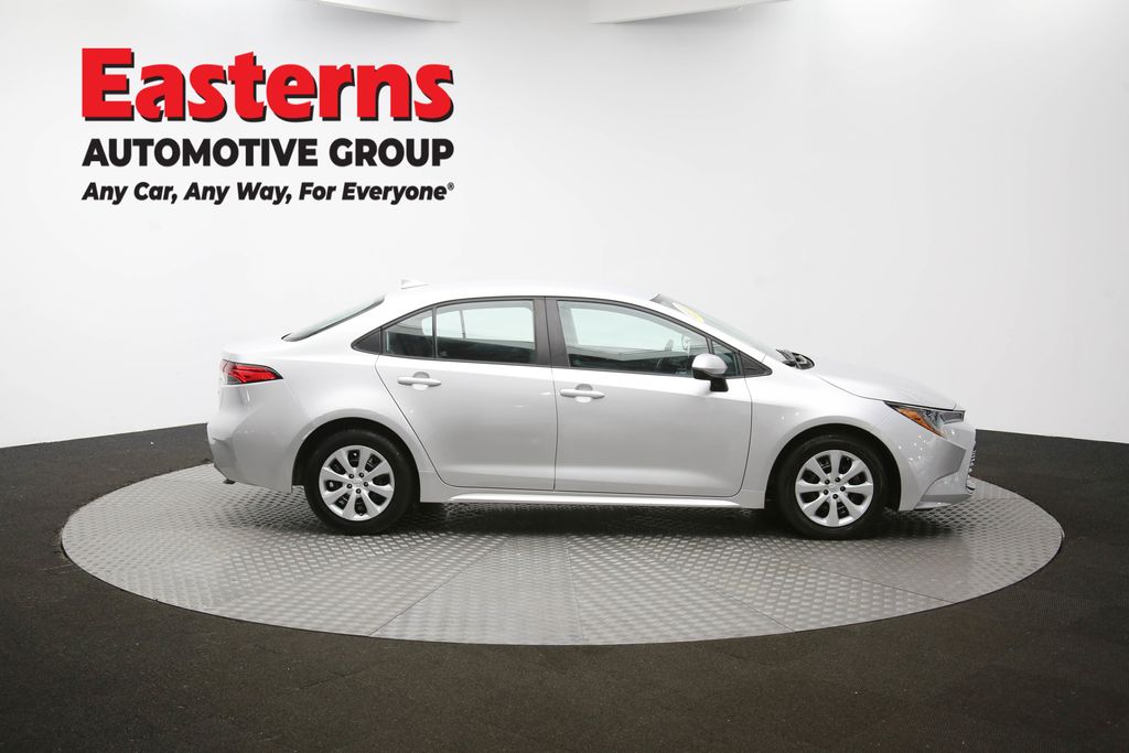 Vehicle image 16 of 61