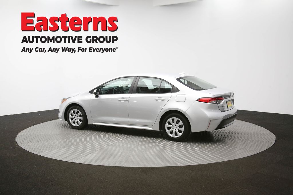 Vehicle image 32 of 61