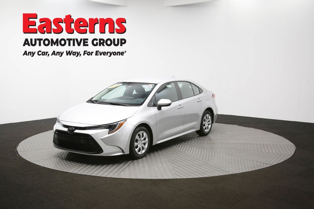 Vehicle image 2 of 61