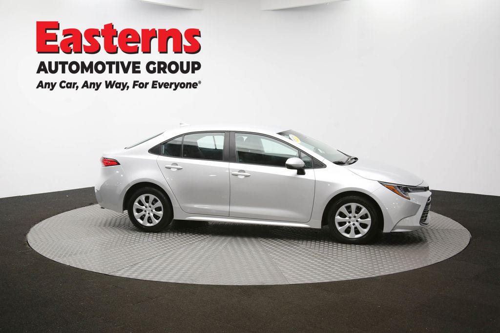 Vehicle image 18 of 61