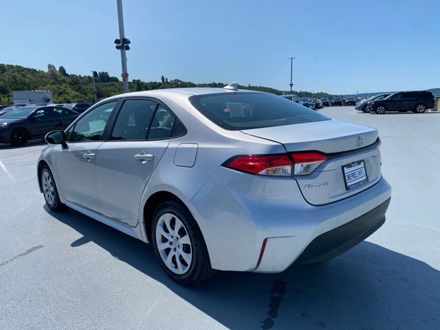 Vehicle image 7 of 21