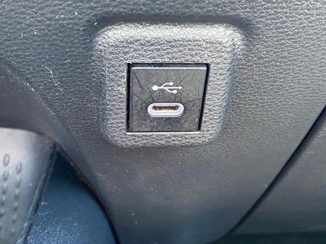 Vehicle image 20 of 21