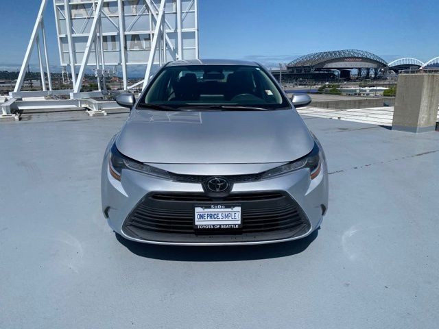 Vehicle image 2 of 21