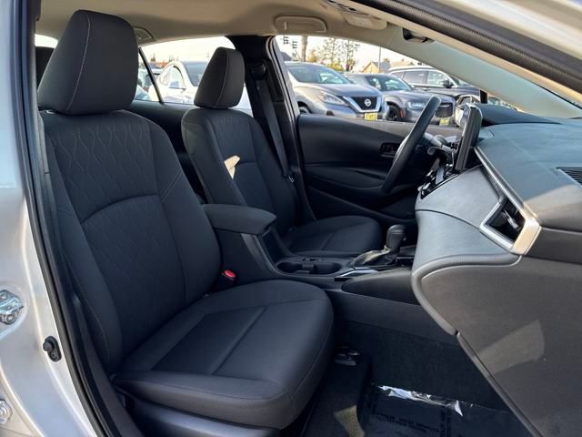 Vehicle image 24 of 26