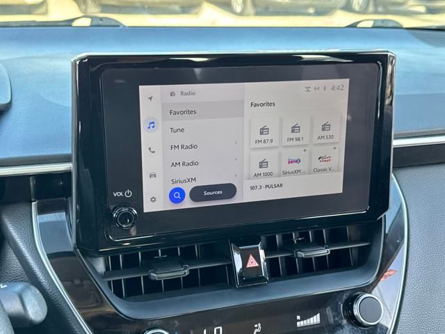 Vehicle image 11 of 26