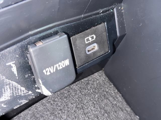 Vehicle image 19 of 26