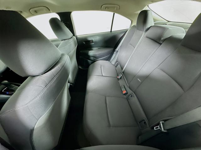 Vehicle image 20 of 23