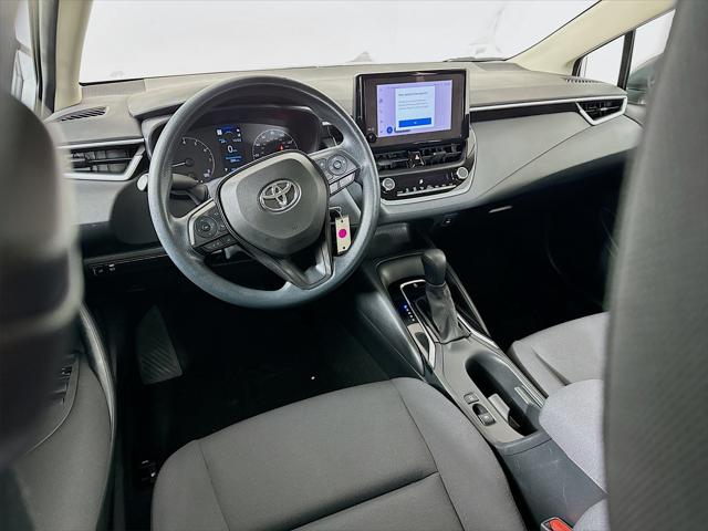 Vehicle image 18 of 23
