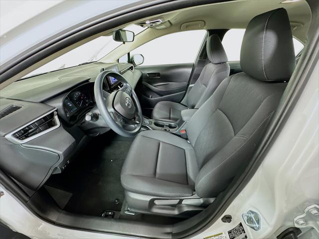 Vehicle image 17 of 23