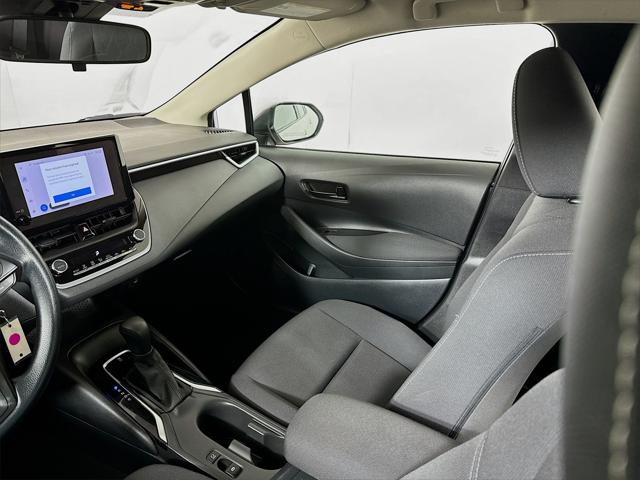 Vehicle image 19 of 23
