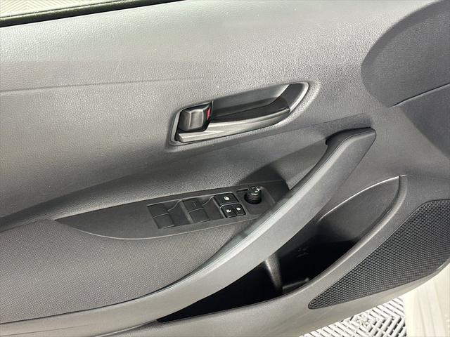 Vehicle image 15 of 23