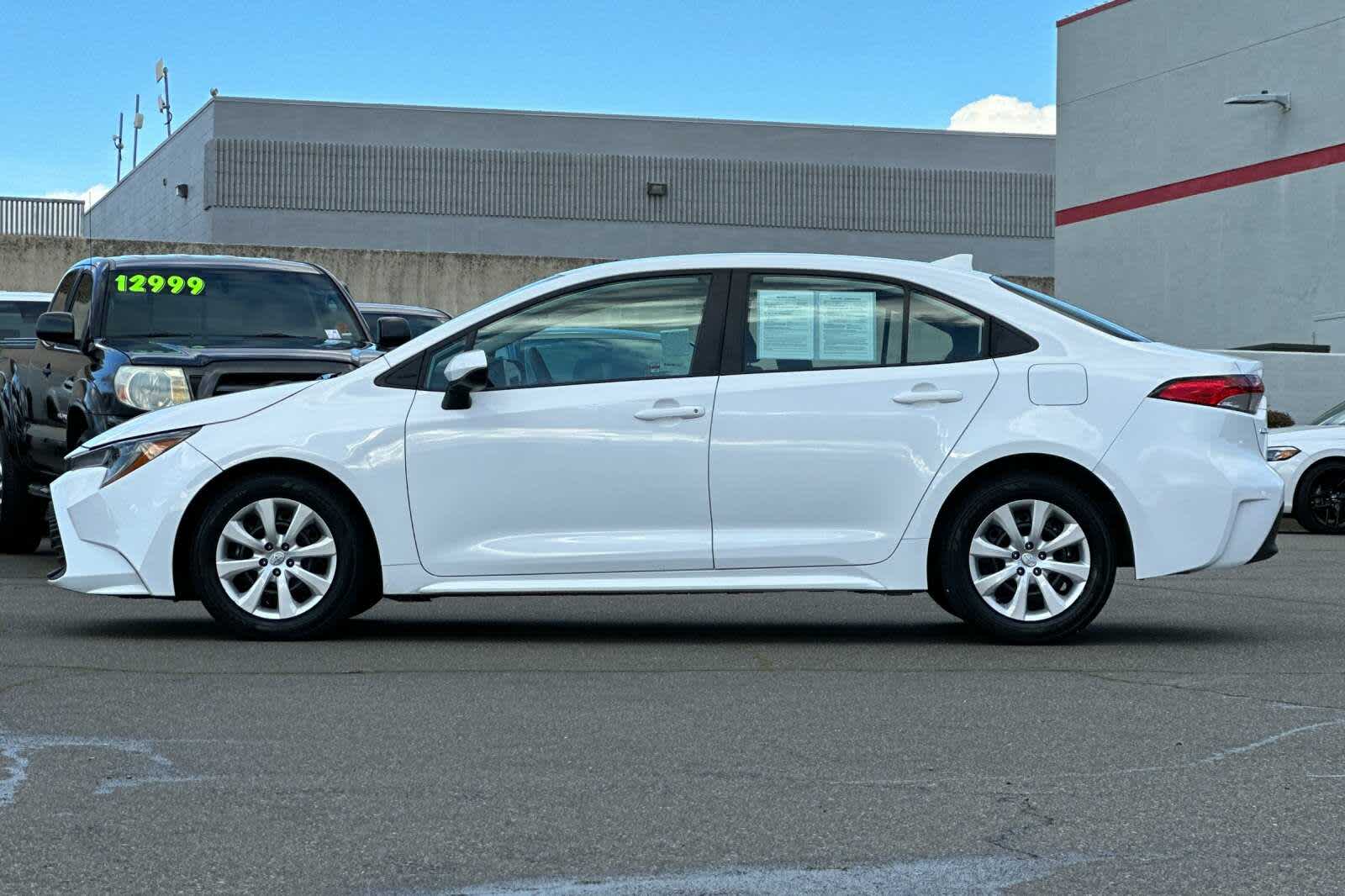 Vehicle image 2 of 31