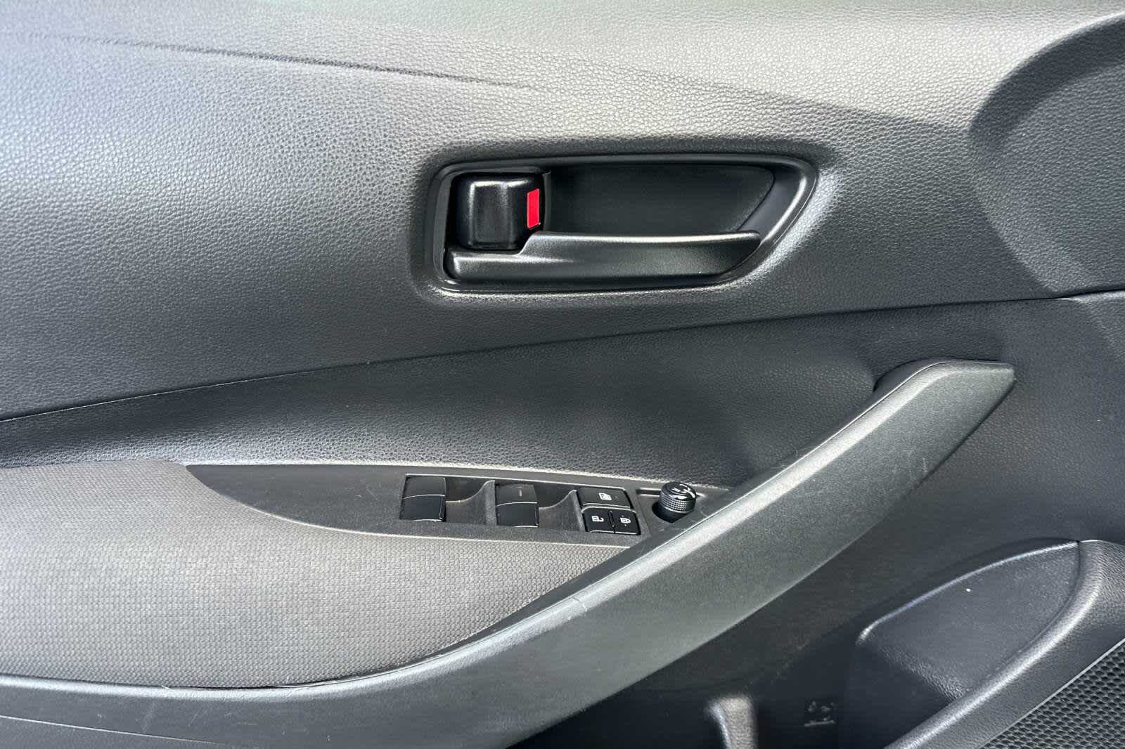 Vehicle image 12 of 31