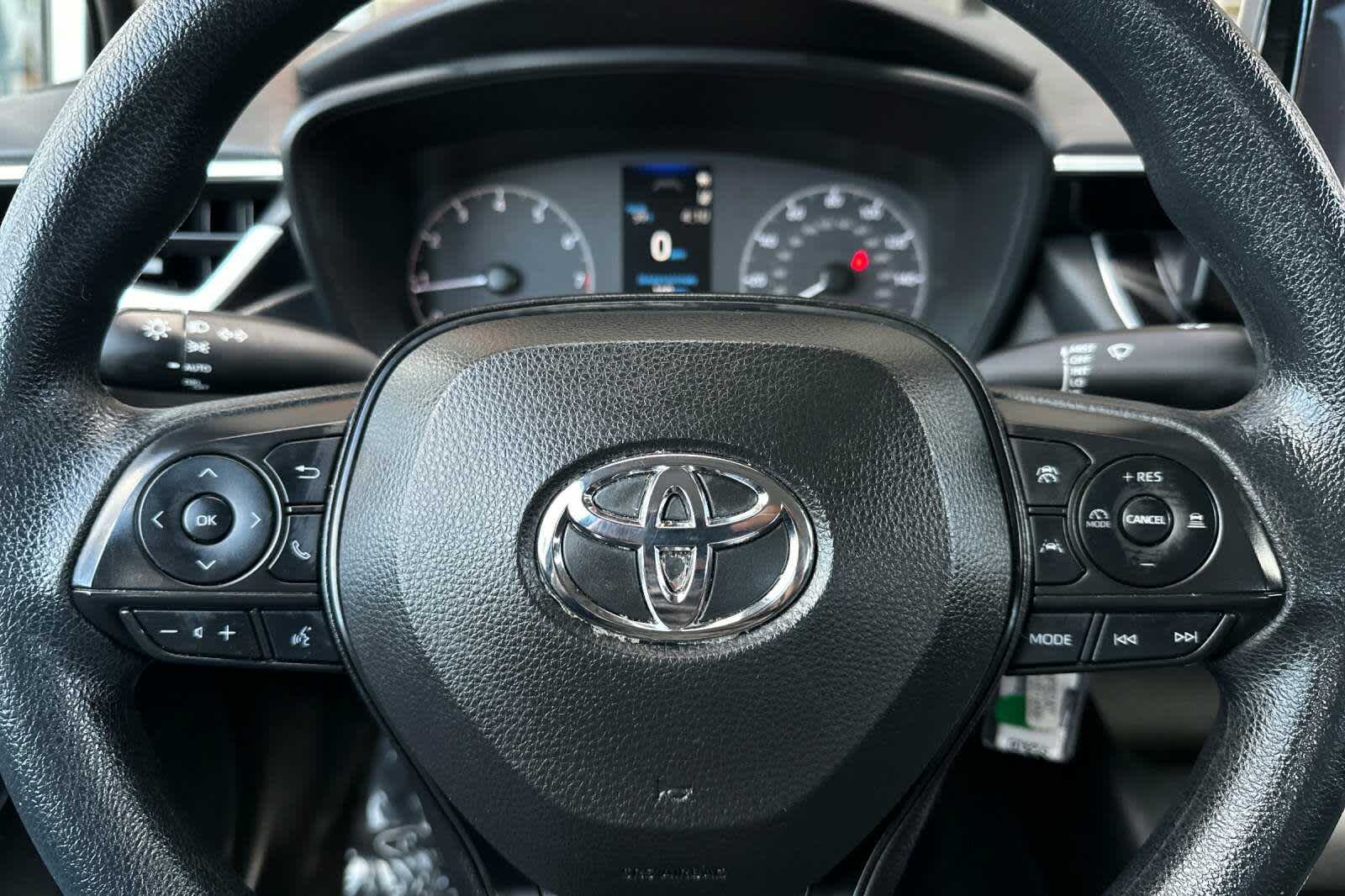 Vehicle image 23 of 31