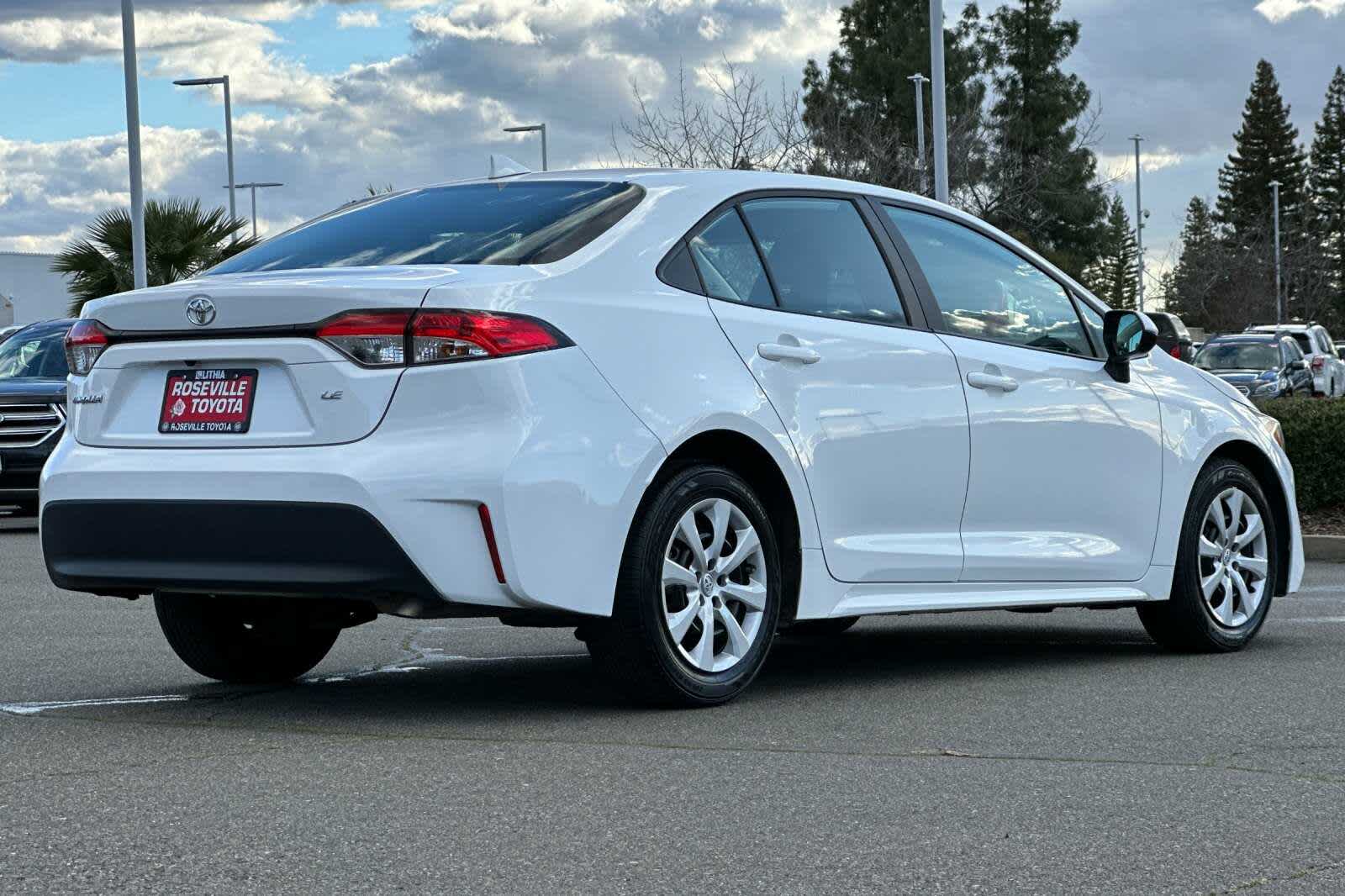 Vehicle image 3 of 31