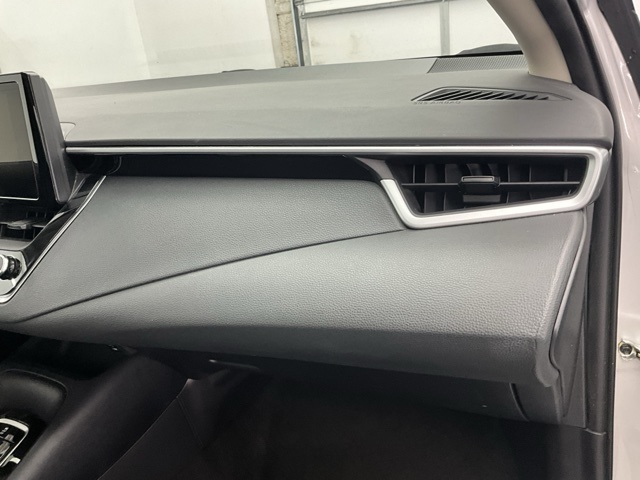 Vehicle image 16 of 31