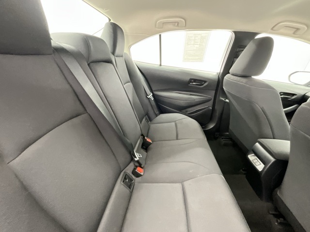 Vehicle image 9 of 31
