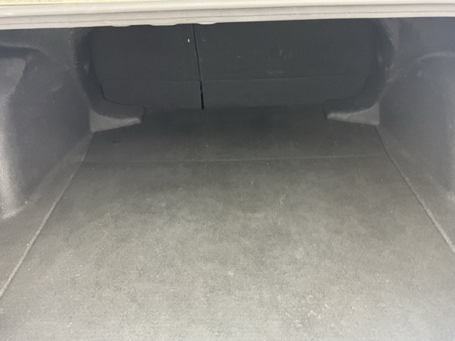 Vehicle image 8 of 31