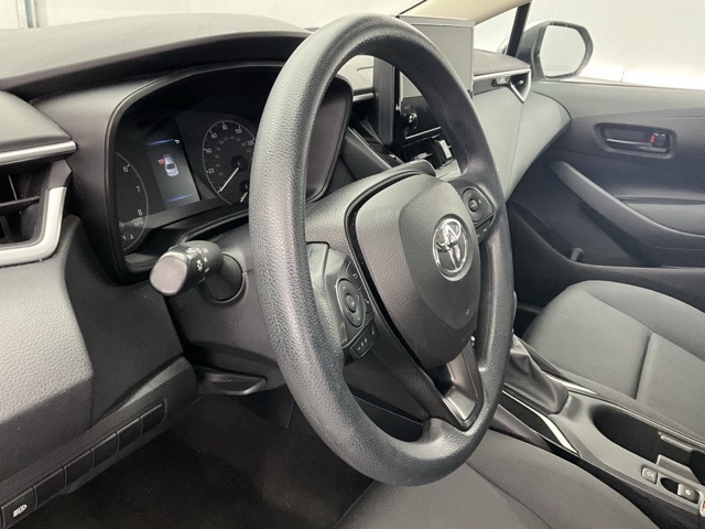 Vehicle image 14 of 31