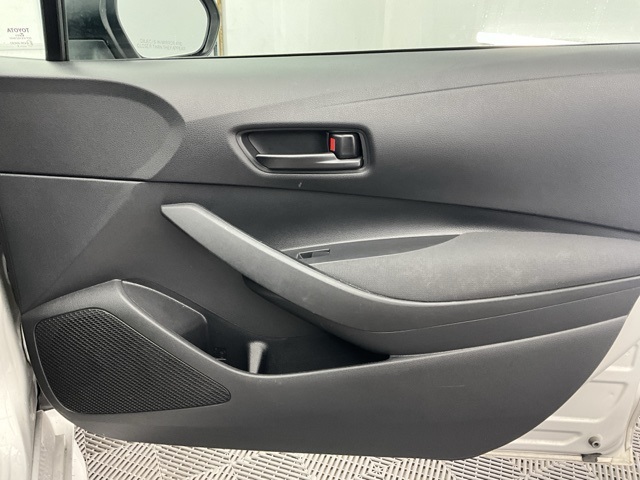 Vehicle image 22 of 31