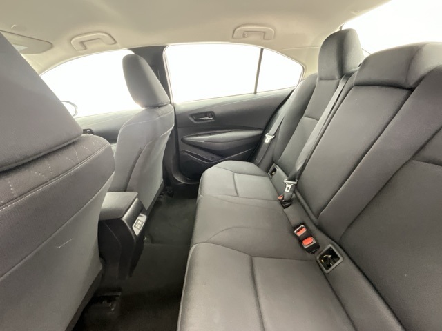Vehicle image 10 of 31