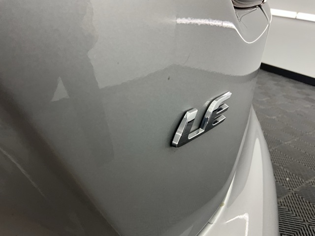 Vehicle image 28 of 31