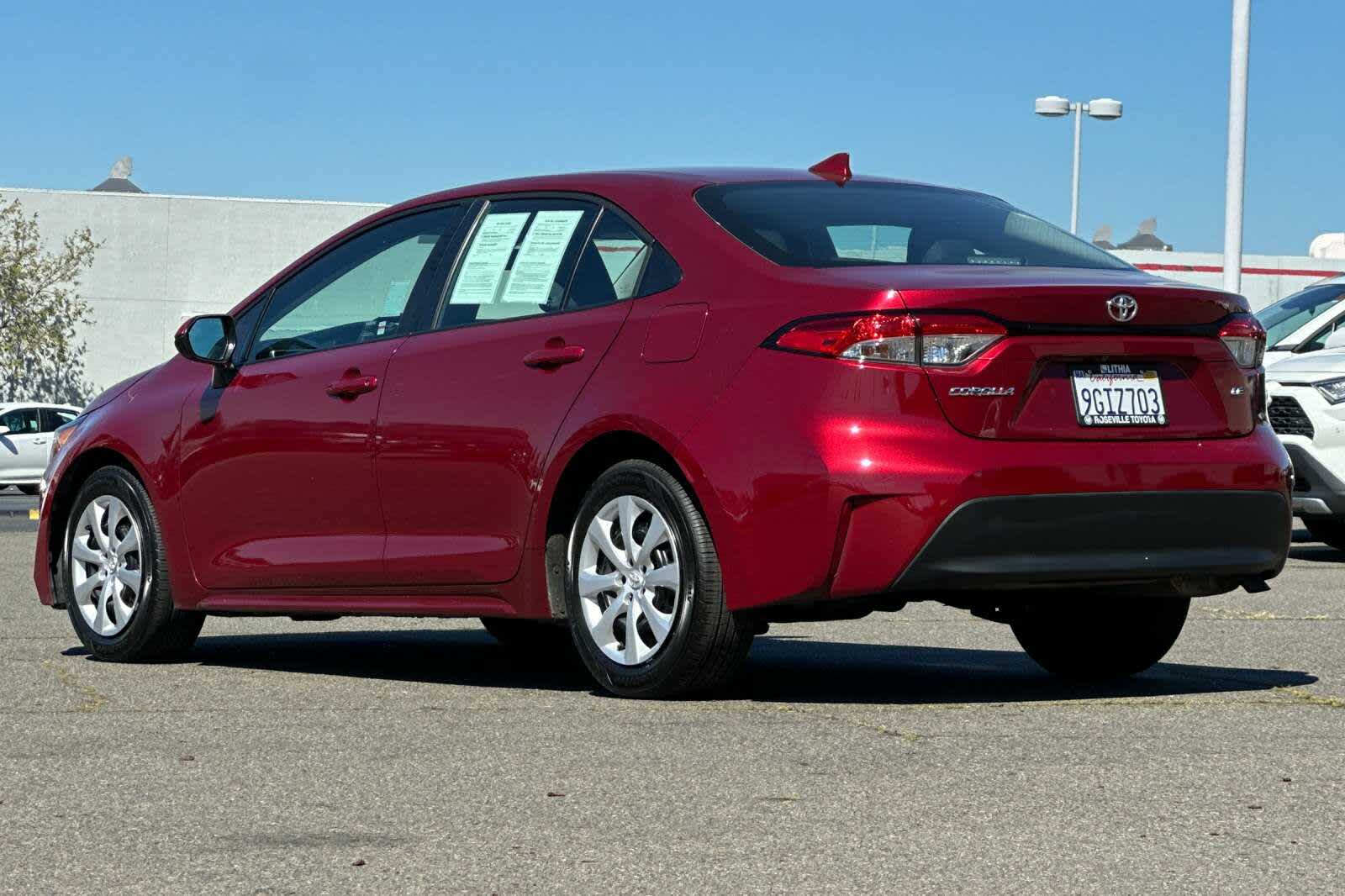 Vehicle image 8 of 32