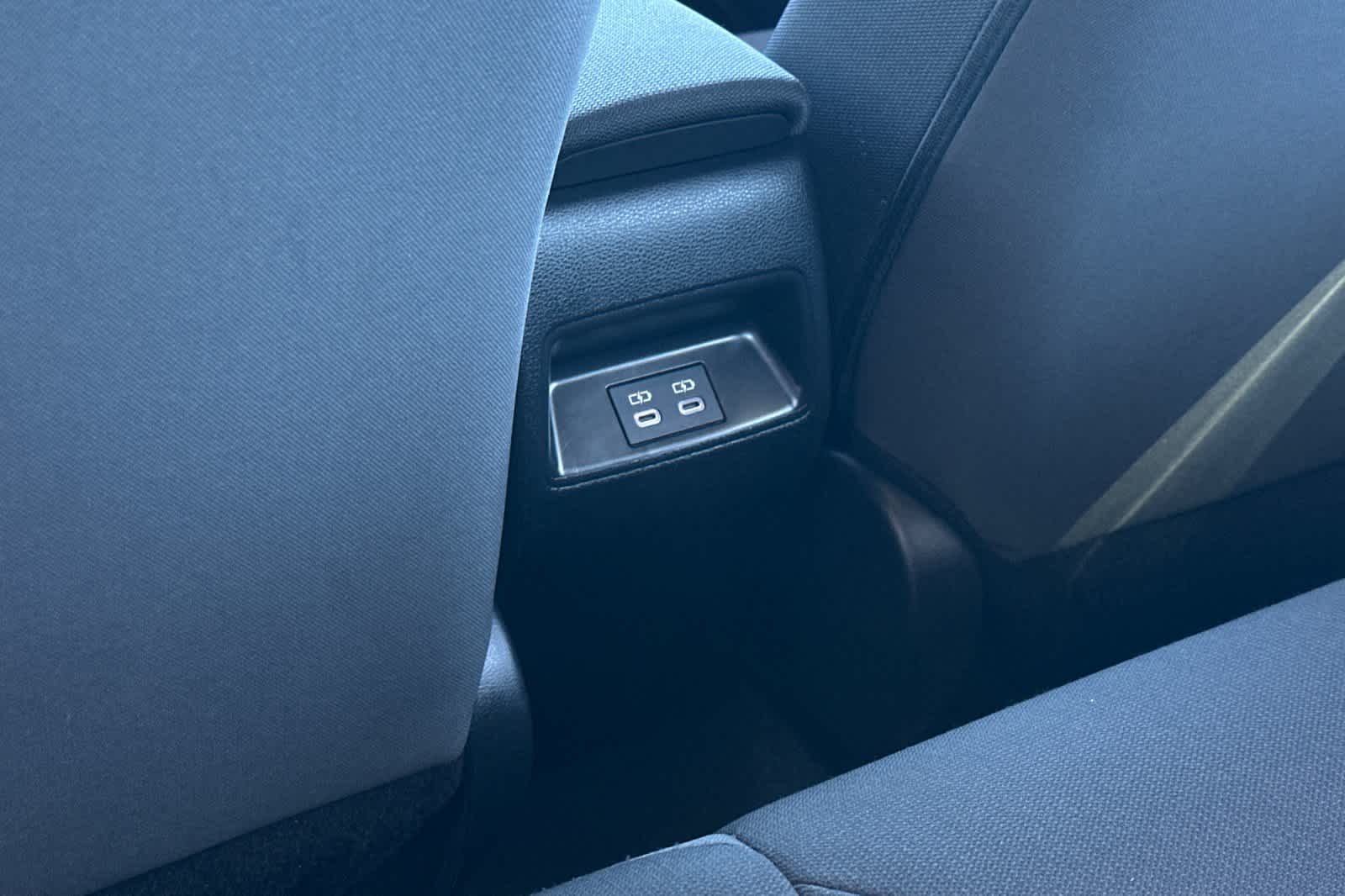 Vehicle image 14 of 32
