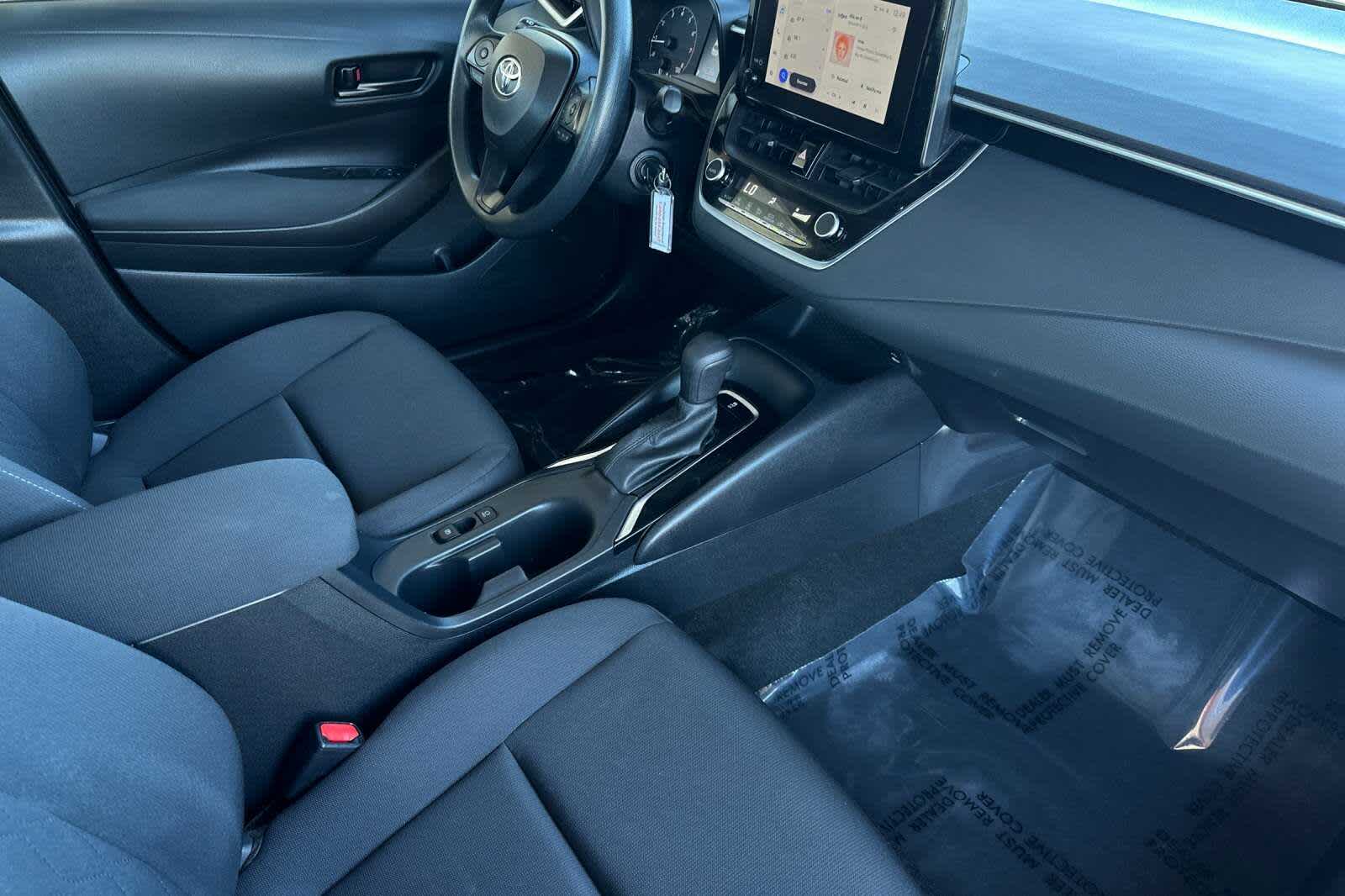 Vehicle image 16 of 32