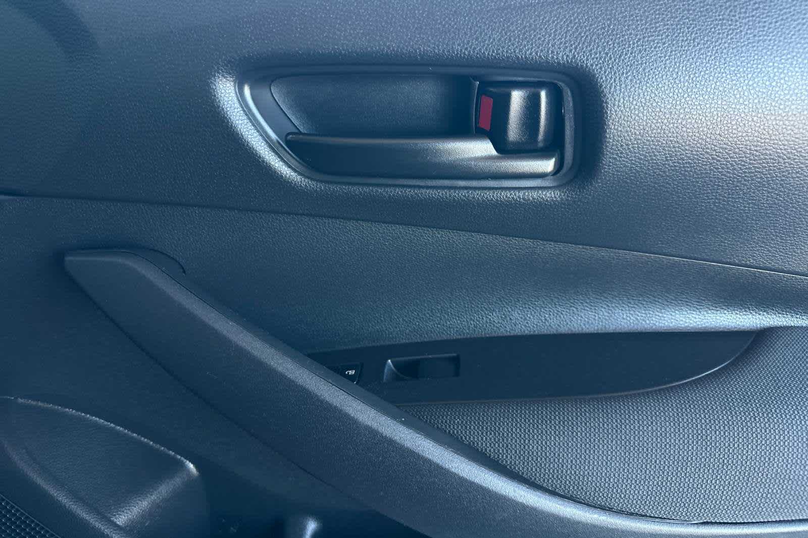 Vehicle image 18 of 32