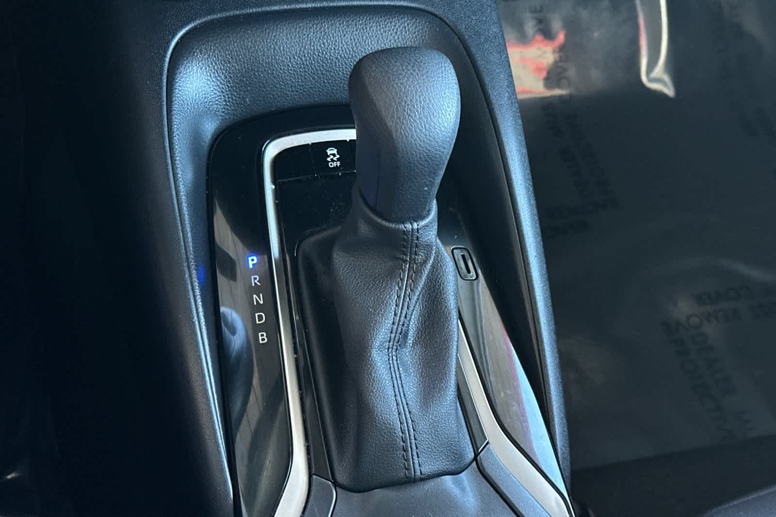 Vehicle image 22 of 32
