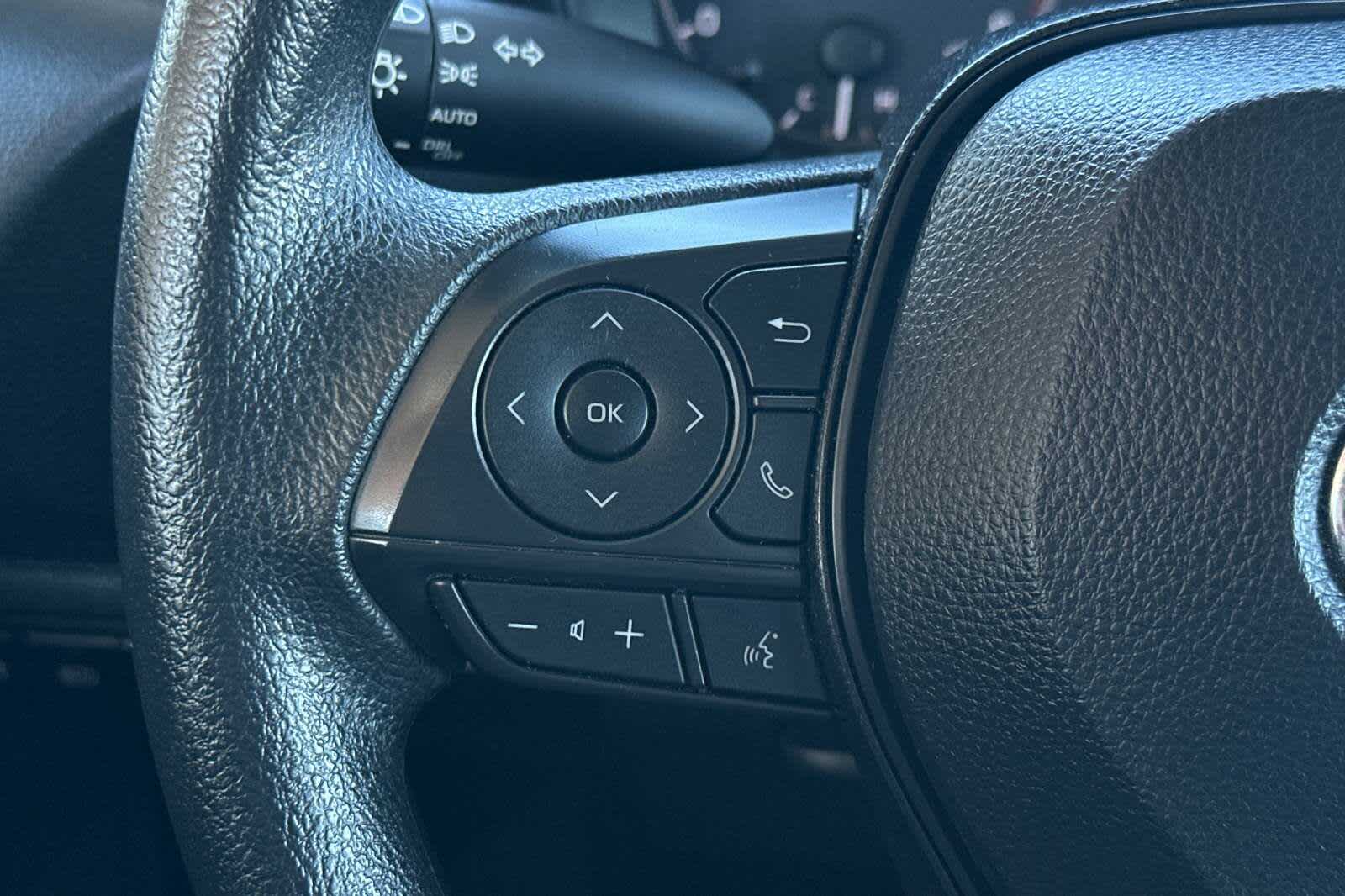 Vehicle image 24 of 32