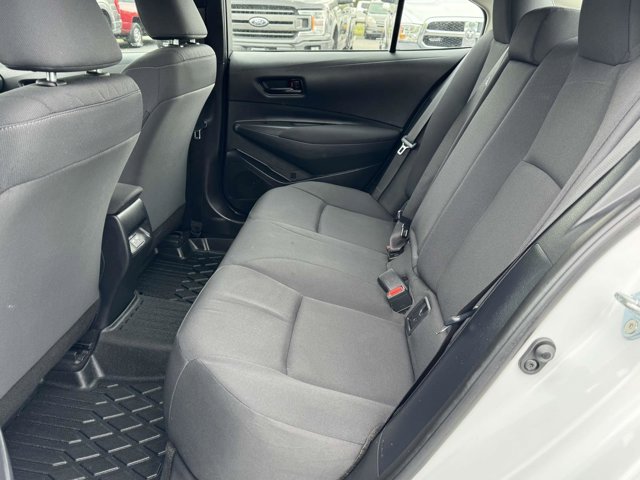 Vehicle image 20 of 27