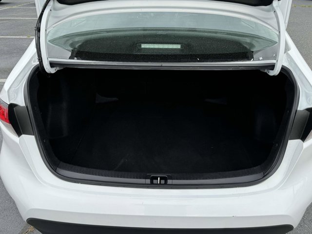 Vehicle image 19 of 27