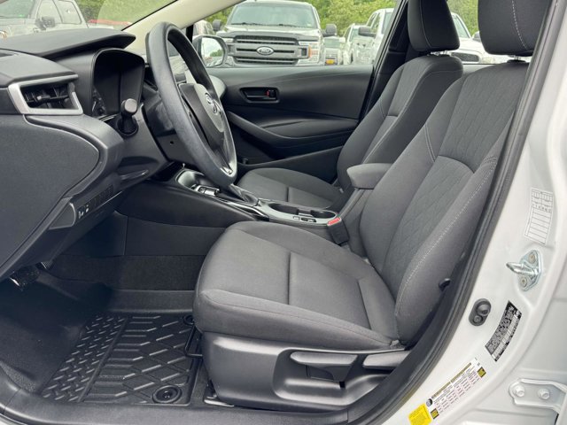 Vehicle image 24 of 27