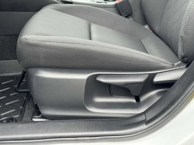 Vehicle image 23 of 27