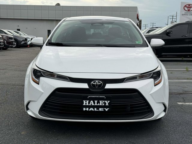 Vehicle image 3 of 27