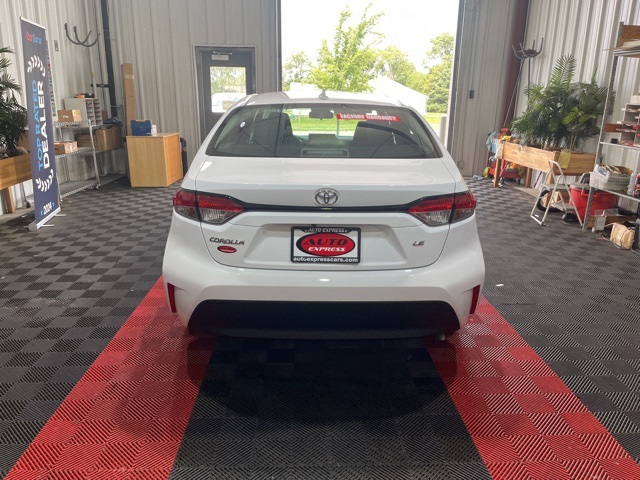 Vehicle image 5 of 43