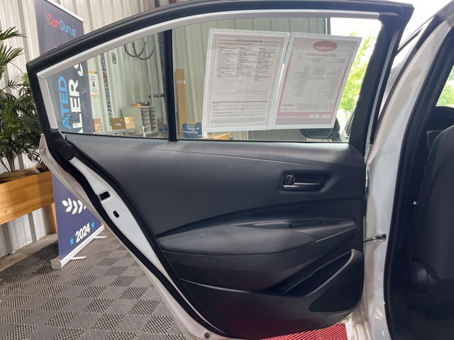 Vehicle image 29 of 43