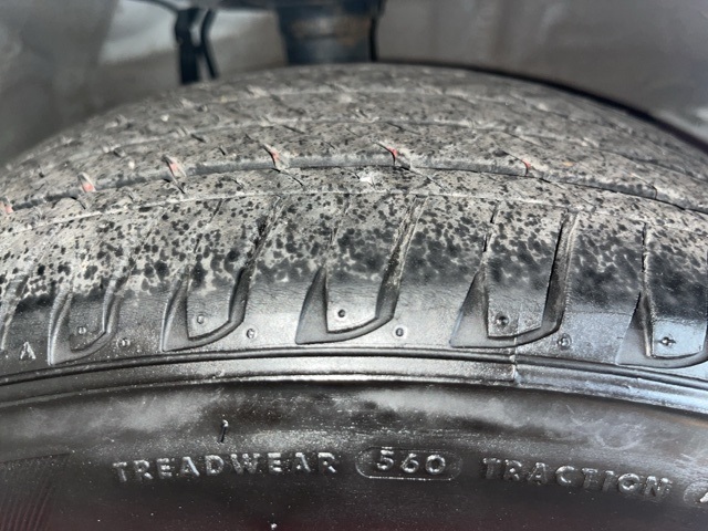 Vehicle image 33 of 43