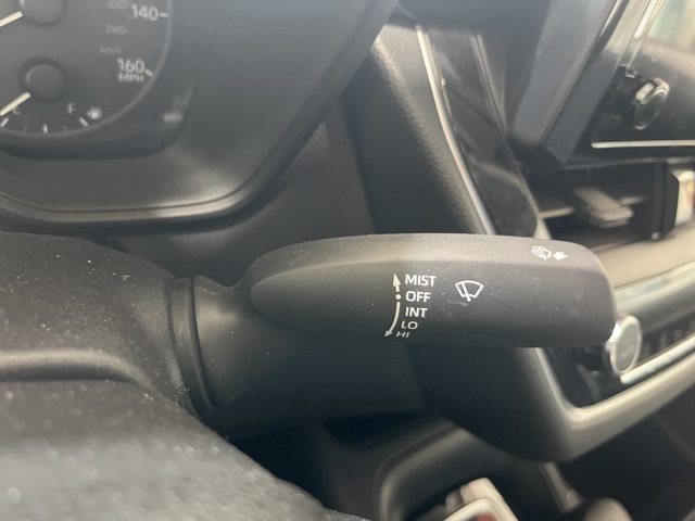 Vehicle image 23 of 43