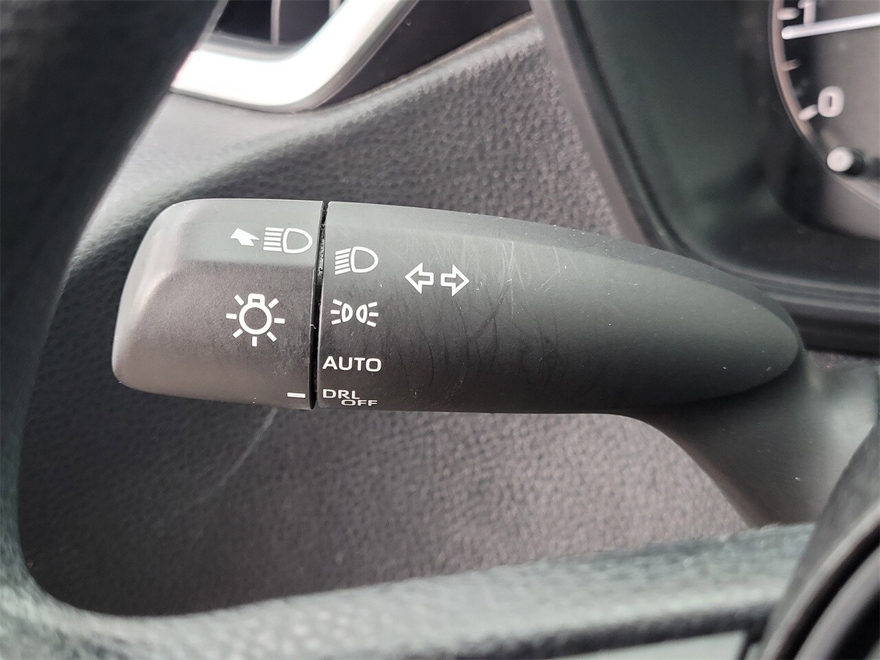 Vehicle image 14 of 25