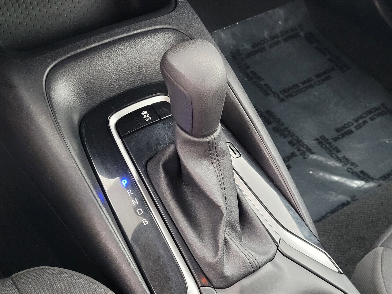 Vehicle image 21 of 25