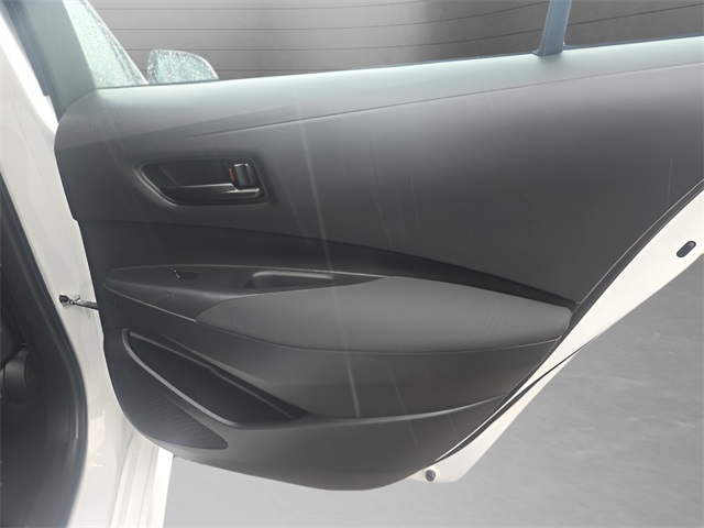 Vehicle image 14 of 25