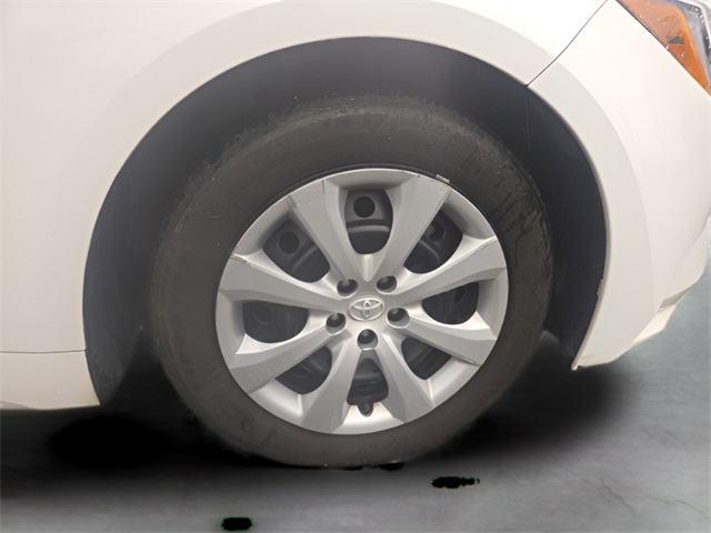 Vehicle image 12 of 25
