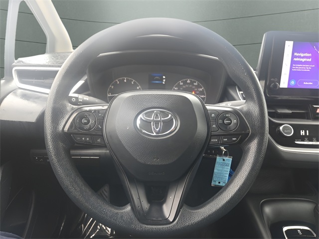 Vehicle image 17 of 25