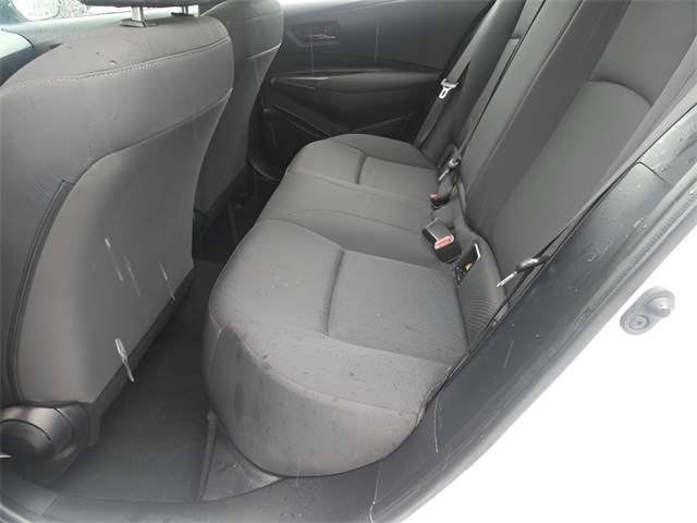 Vehicle image 21 of 25